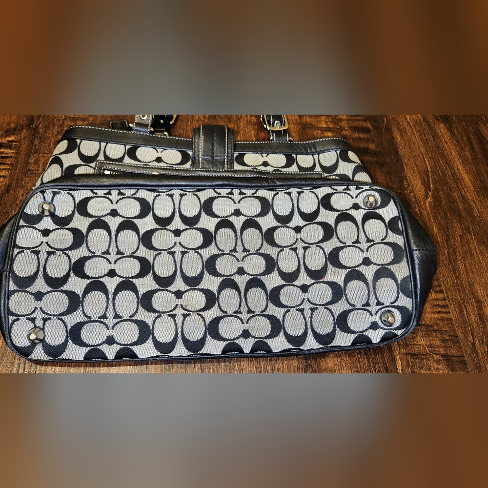 Coach Hampton Signature Handbag - Picture 12 of 13